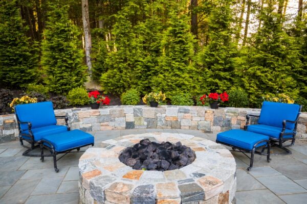 Patio with Fire Pit Ideas to Elevate Your Outdoor Living