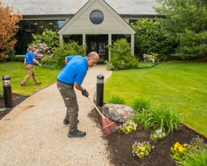 Commercial Landscape Maintenance Checklist: Essential Tasks for Healthy, Professional Grounds