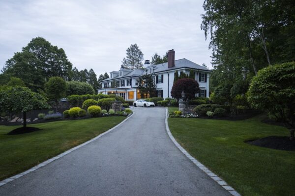 The Curb Appeal Landscaping Upgrades That Actually Pay Off in New England