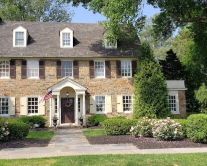 Stone Walkway Ideas That Set the Tone for a Welcoming New England Home